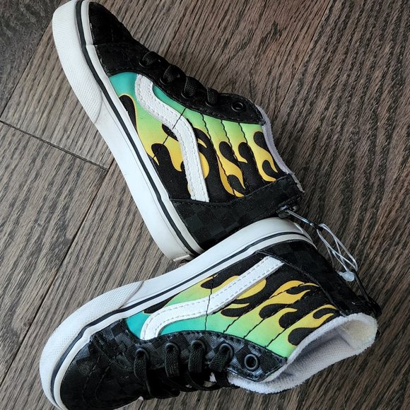 Brand New pair of Vans toddler size 7 shoes - Picture 2 of 12